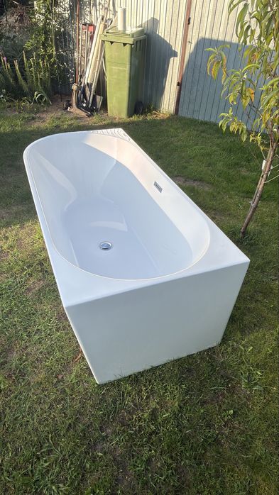 Sprzedam nowa wanne firmy Deante nie urzywana