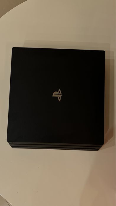 Продам плейстейшн Ps4 Pro