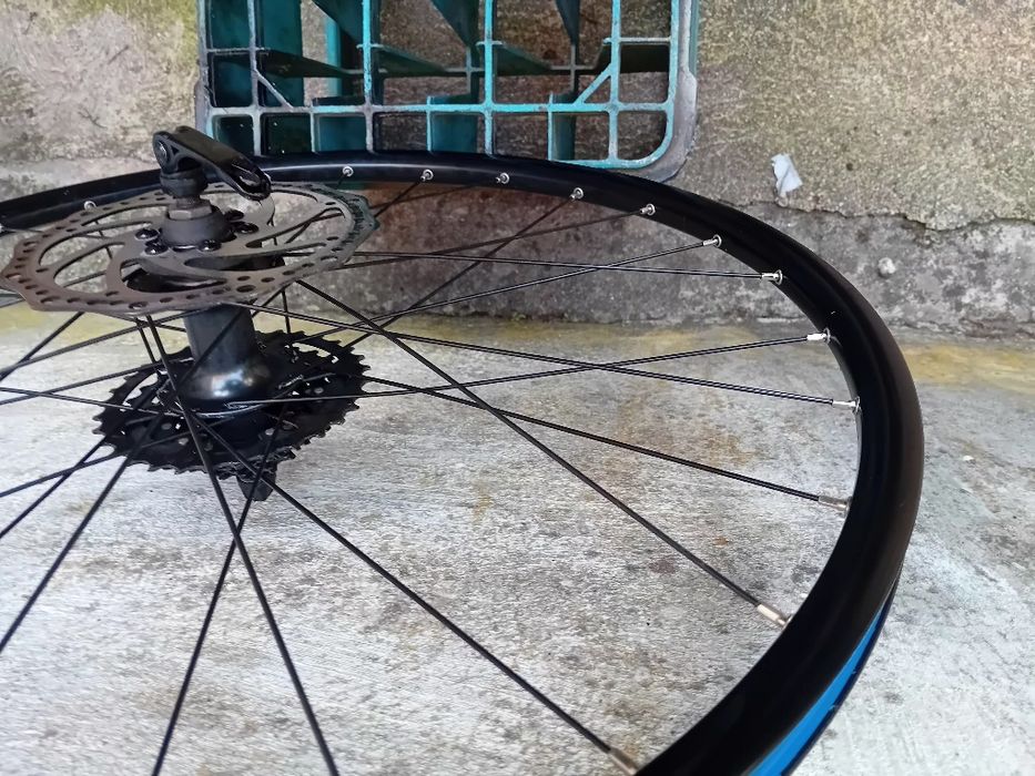 Roda traseira 27,5 semi-nova