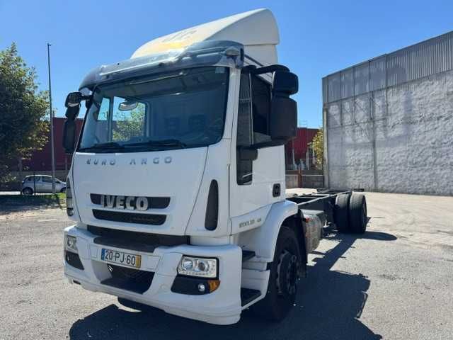 Camião Iveco 190EL32 2014/12 em chassis