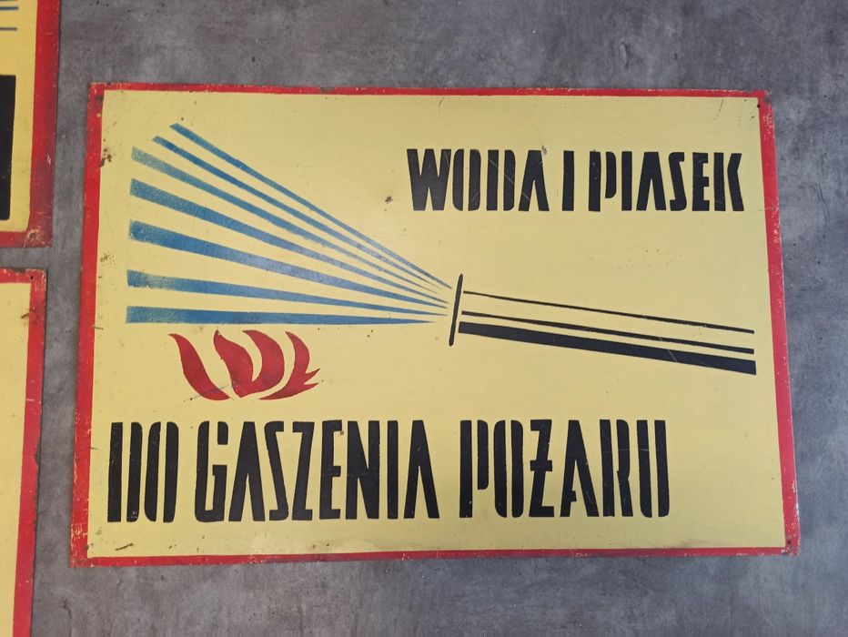 Stare metalowe tablice PRL