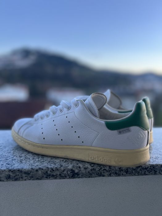 Sapatilhas Adidas Stan Smith versão Gore-tex