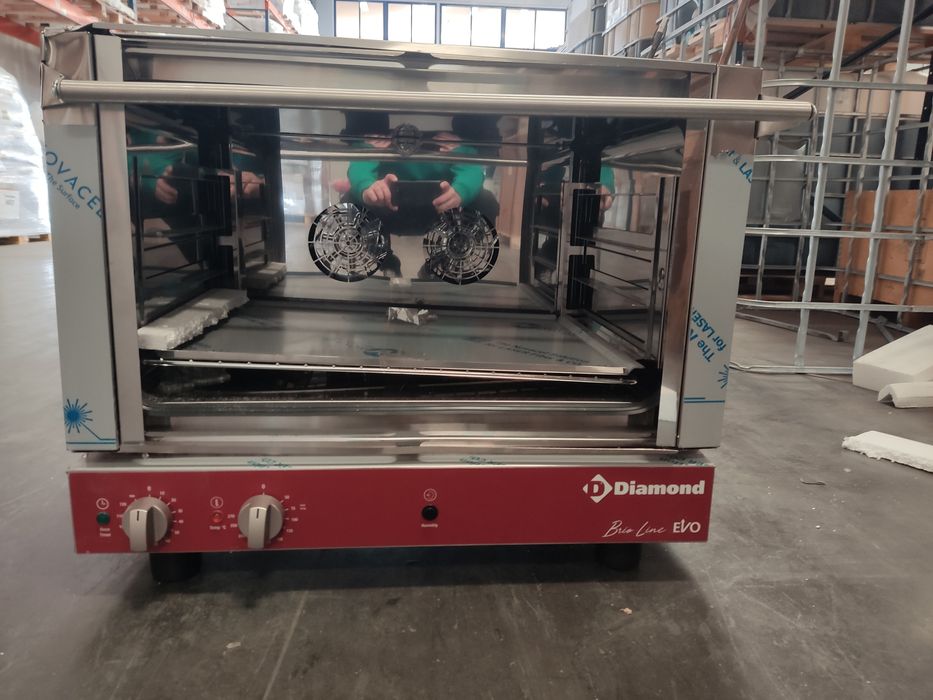 Forno novo com porta partida