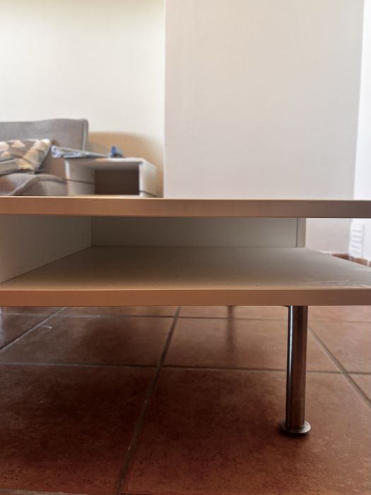 Mesa com gavetas para sala