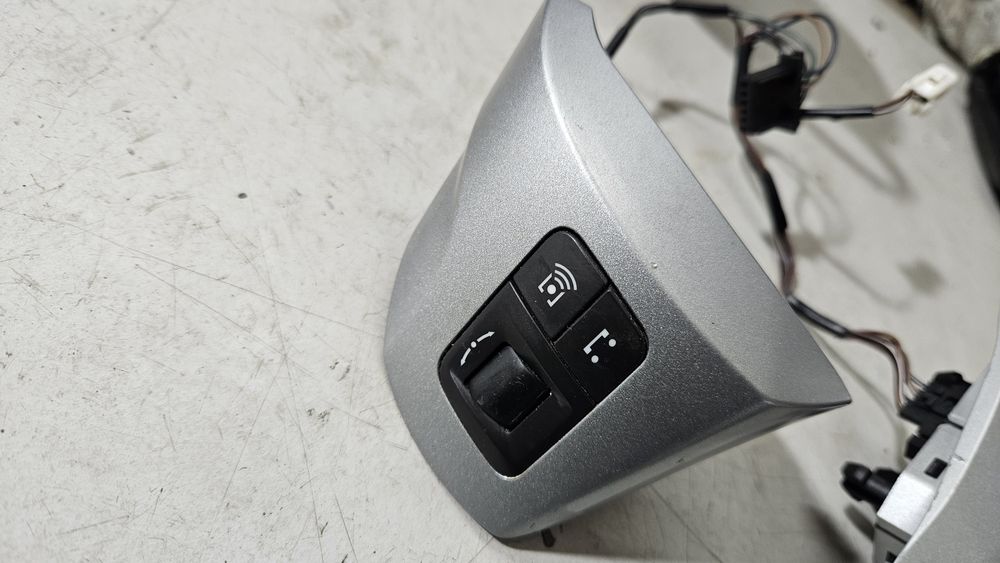 Przyciski guziki rolki kierownicy opel corsa d