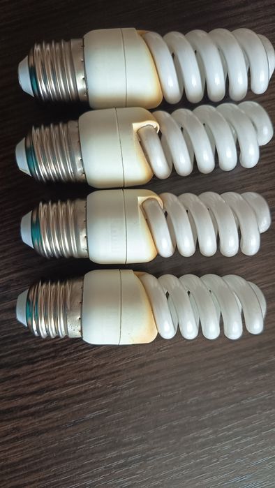 Комплект Энергосберегающая лампа Uniel E27