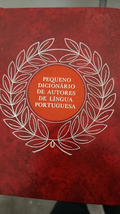 Portes Grátis "Pequeno dicionário de Autores portugueses"