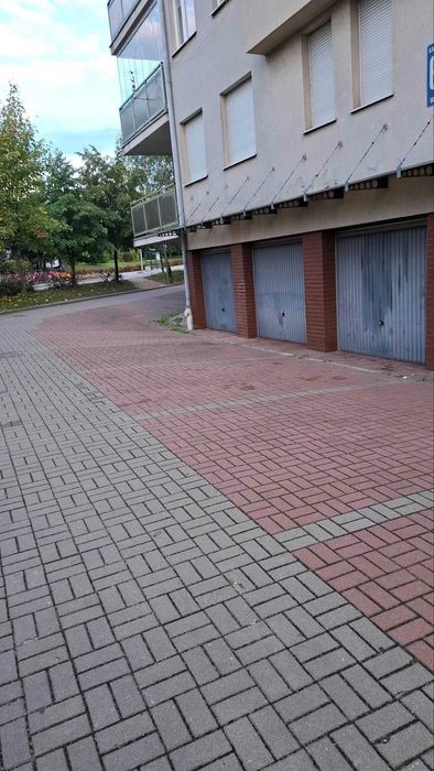 Sprzedam garaż murowany