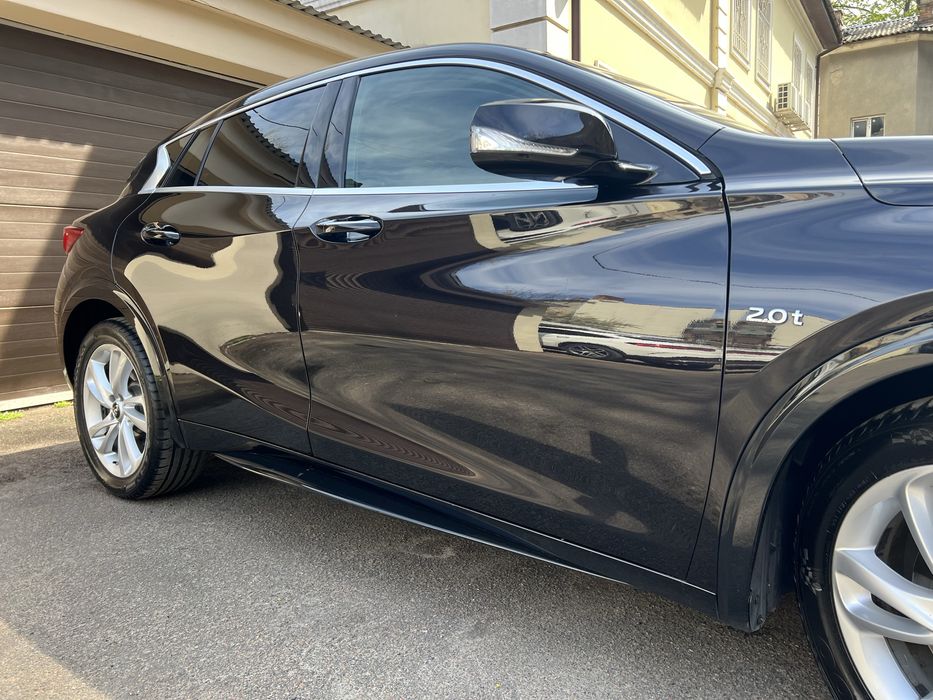 Продам Infiniti QX30