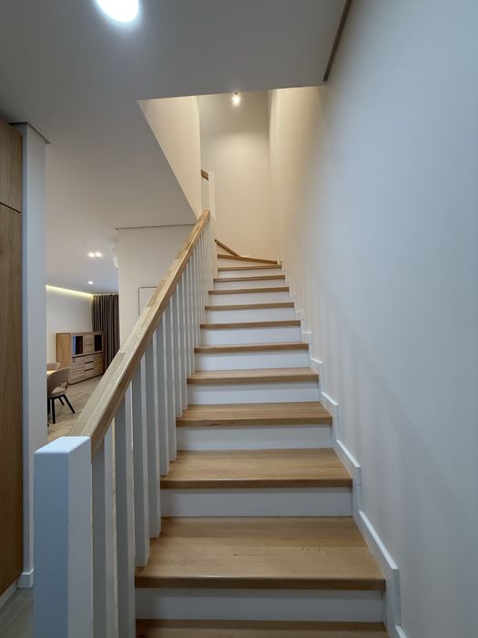 Продаж новенького котеджу з ремонтом