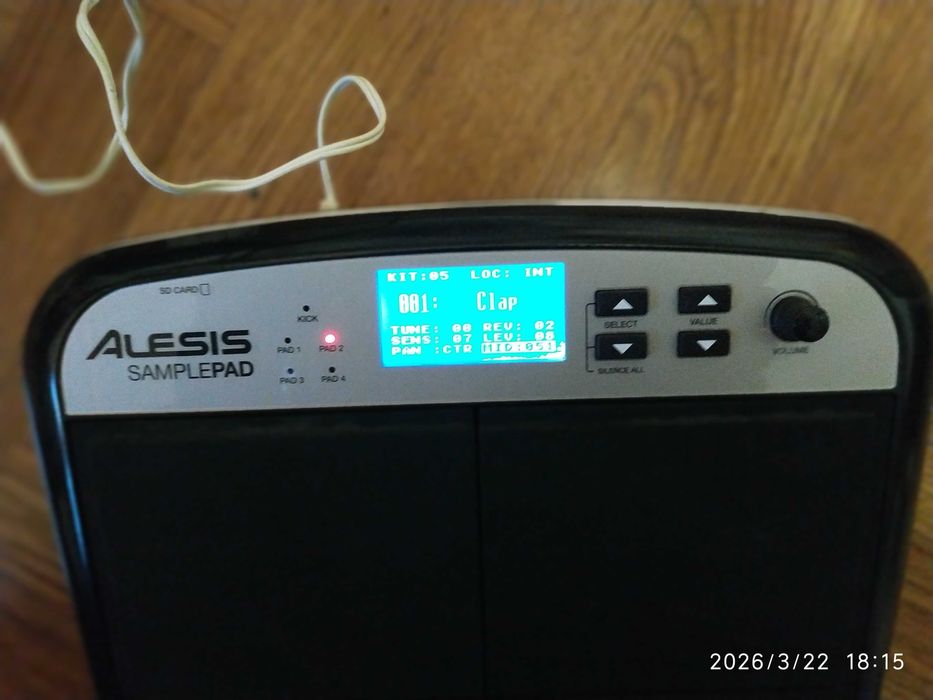 Alesis SamplePad Барабанный пэд-модуль.
