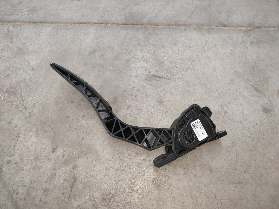 Dodge Charger 5.7 hemi pedał potencjometr gazu 048.617.14AC i inne