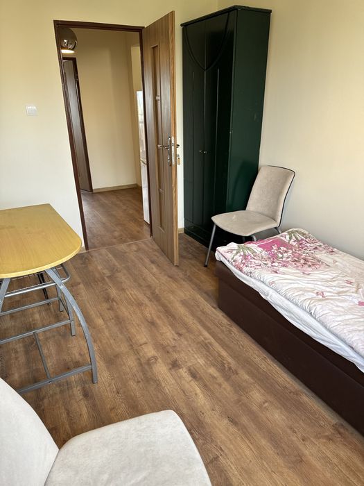 Wynajmę 2 pokoje jednoosobowe w zestawie, umeblowane w mieszkaniu czteropokojowym
