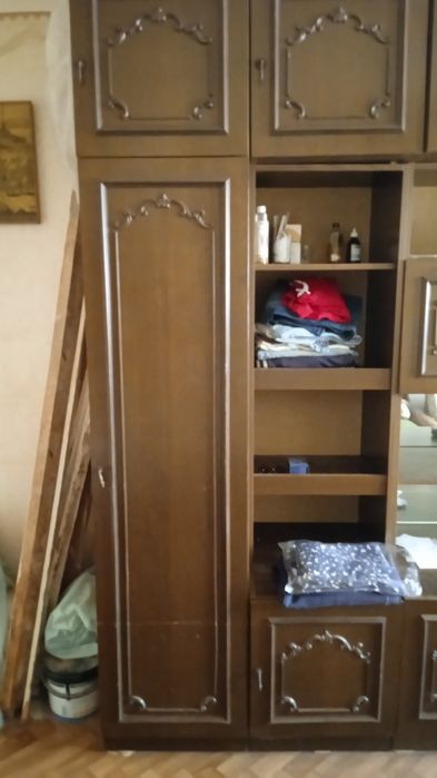 Продается стенка Румыния (самовывоз)