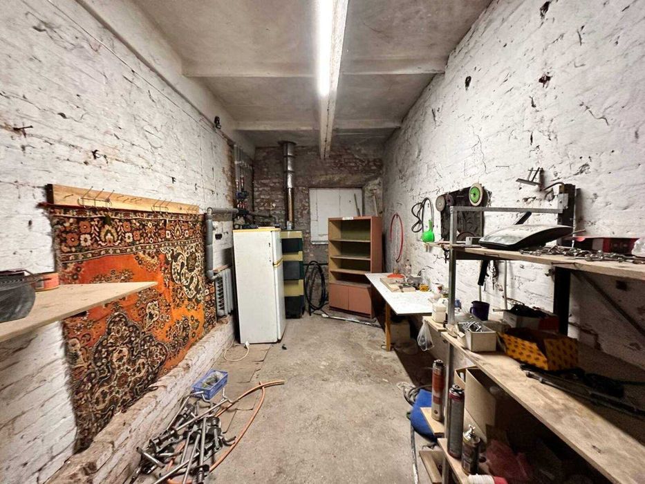 Продаж свиноферми 960м2, 20кВт в с.Великополовецьке