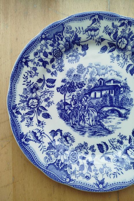 Lindíssimo Prato em Porcelana Italiana