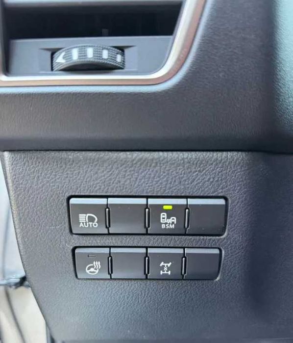 Lexus NX     2021