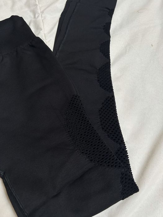 Leggins com transparências