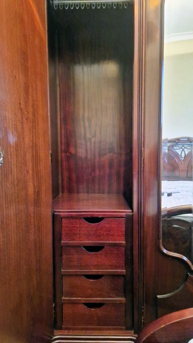 Mobília de Quarto - Guarda Roupa