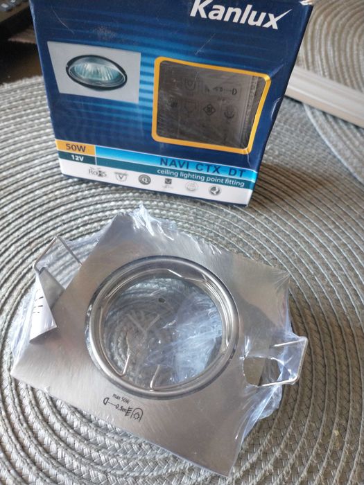 Sufitowa oprawa punktowa