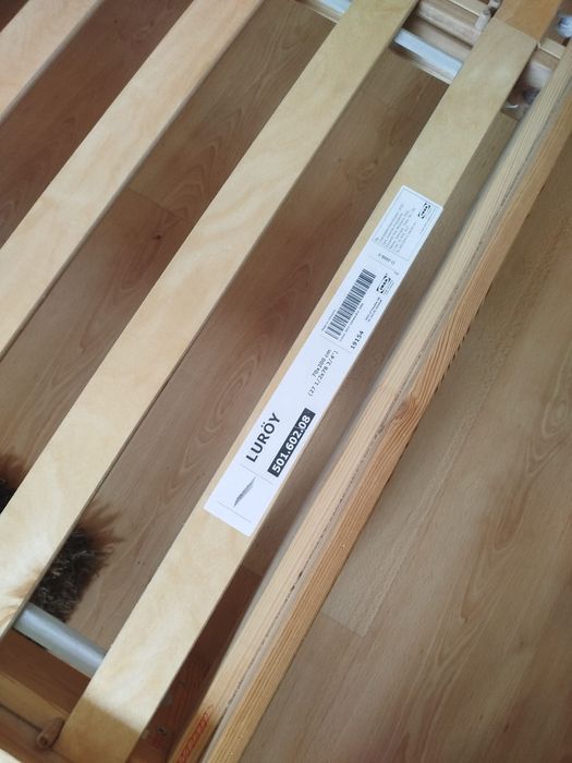 Cama de casal em Madeira