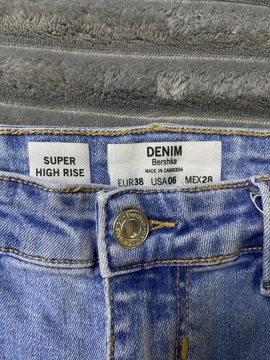 Damskie jeansy denim Bershka