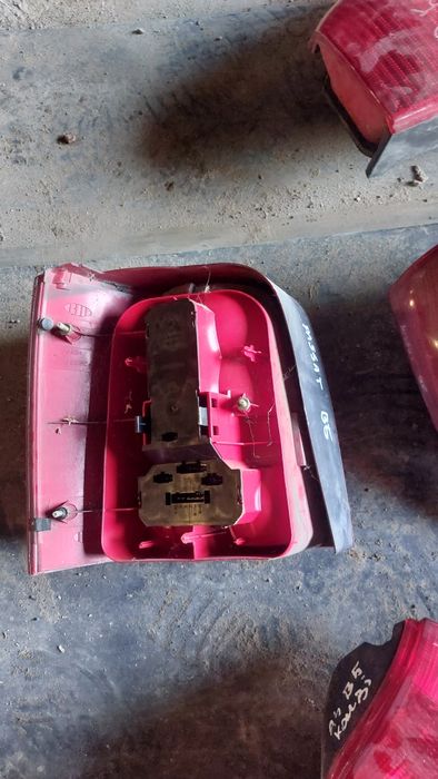 Правий фонарь ліхтар стоп VW PASSAT 97-00 B5 3B5945112H