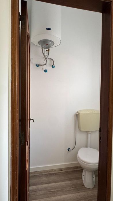 Aluga-se espaço comercial