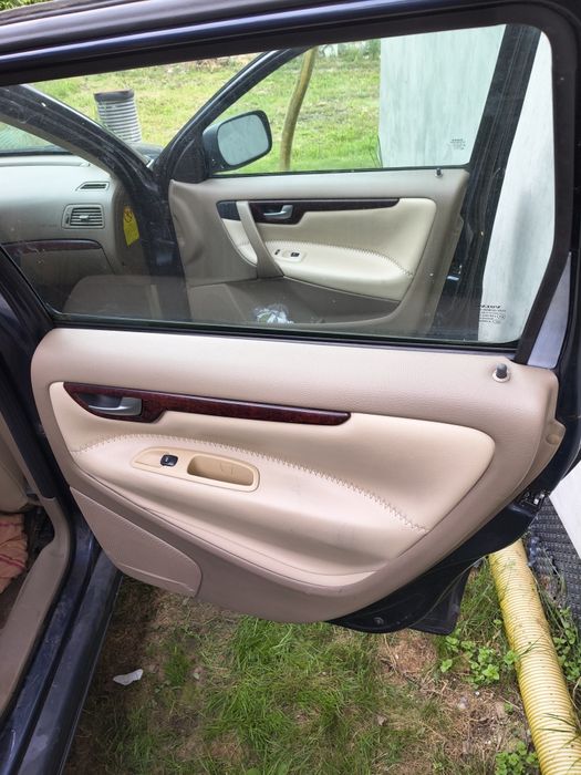 Sprzedam Volvo XC70 2,4d