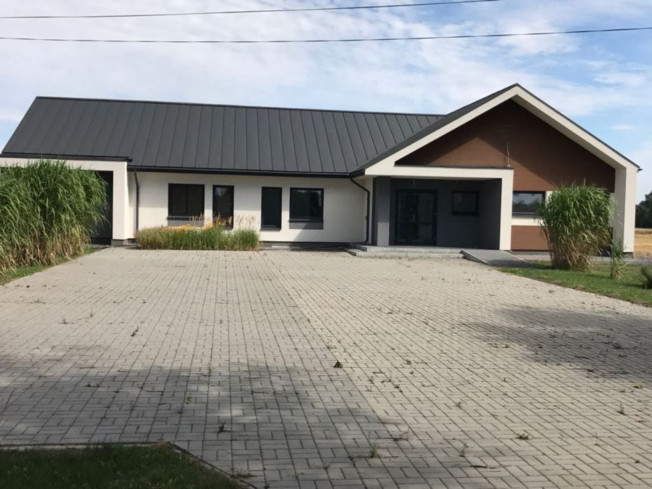 Budynek uslugowo/ mieszkalny