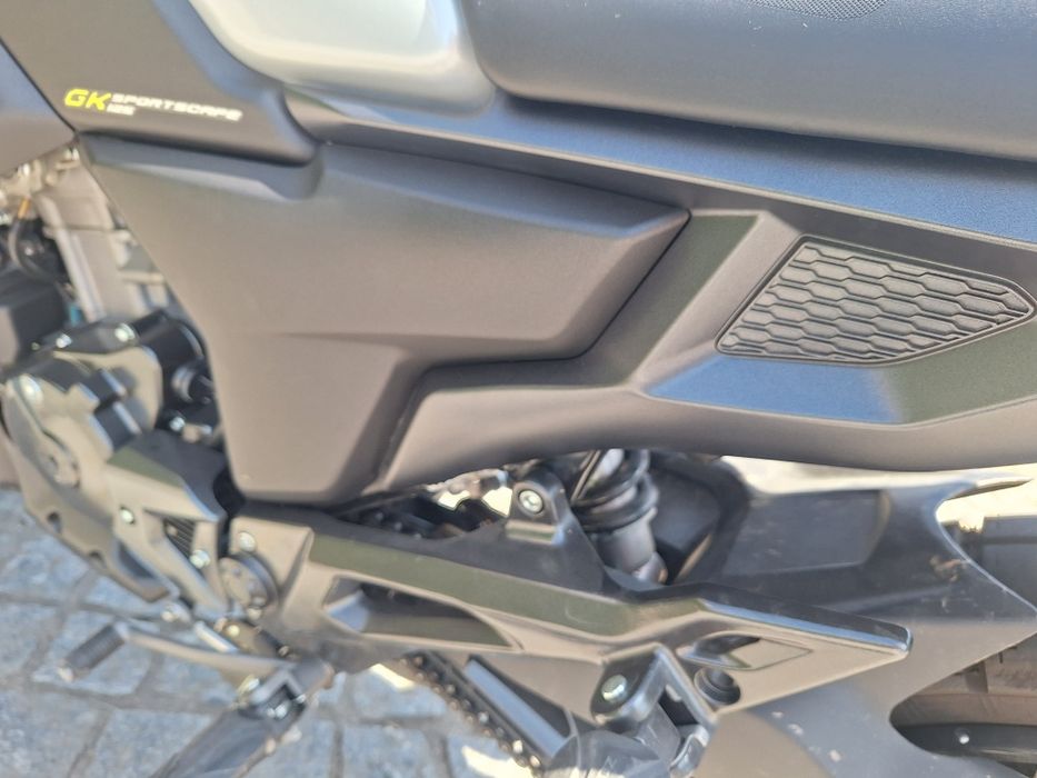 Zontes 125 GK – Estilo, Potência e Economia numa só moto!"*