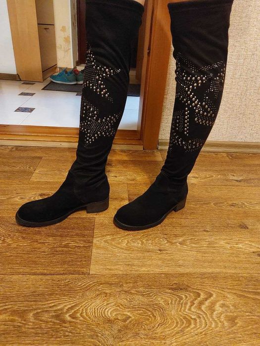 Продам демисезонные женские сапоги