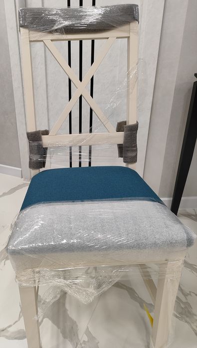 Стільці із дуба.