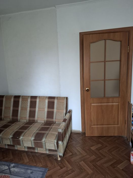 Цегляний будинок в селі Мотовилівська Слобідка, є піч