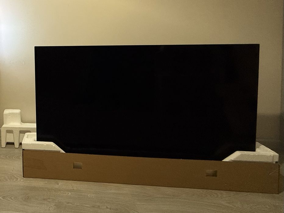 65” OLED+ 907 Bowers&Wilkins uszkodzona matryca