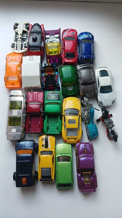 Коллекция машинок Hot Wheels / Matchbox