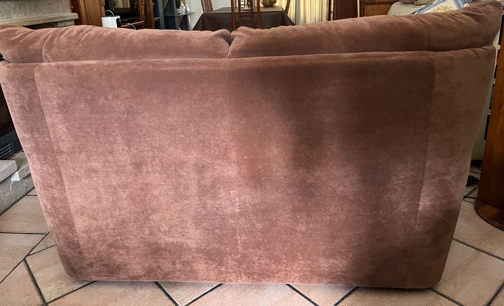 Sofá castanho em bom estado