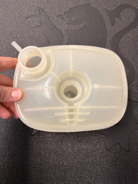 Deposito Agua VW Golf MK1