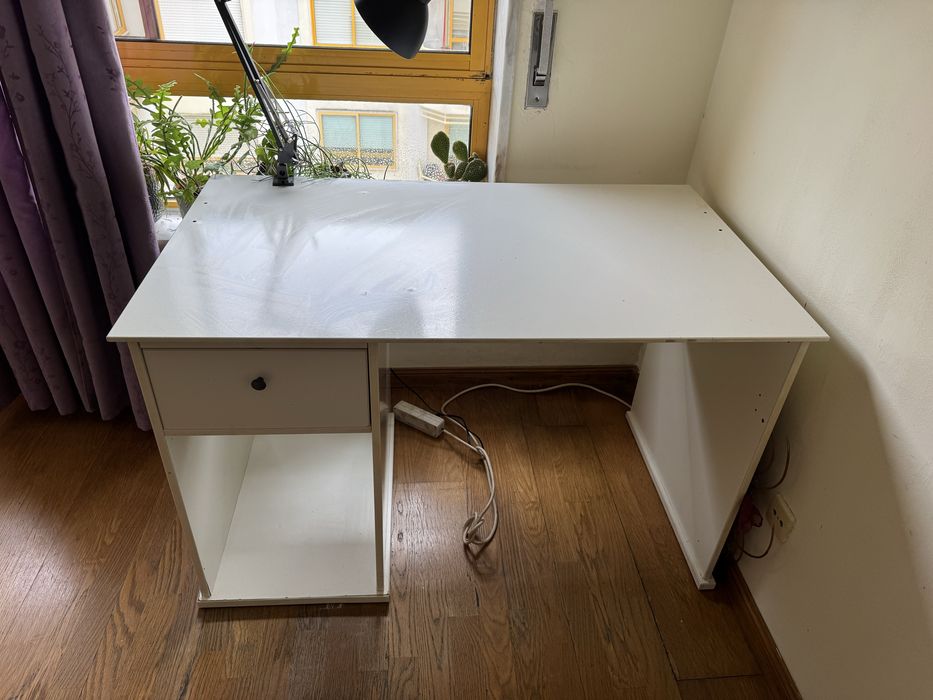 Secretária branca ikea