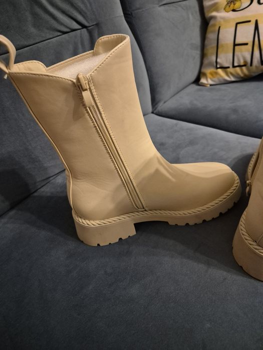 Nowe buty lekko ocieplane 40