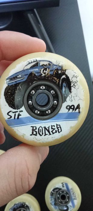 Rodas Bones STF V5 Sidecut 54mm 99A + Rolamentos Bones Reds