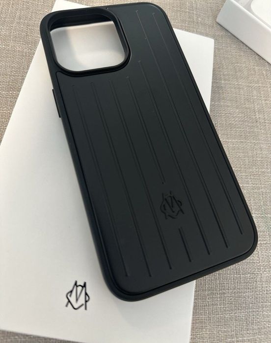 Чохол Rimowa на iPhone 15 pro max та 15 pro метал