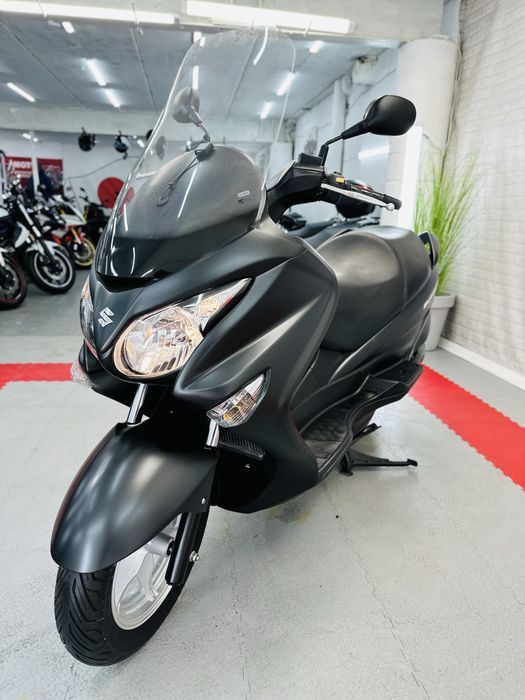 скутер Suzuki Burgman 200 в оригіналі тільки з Японії є доставка