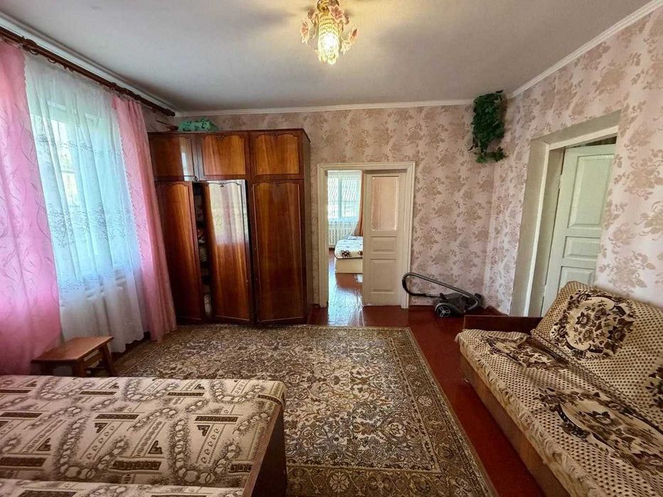 Затишний будинок та 33 сотки землі в межах міста