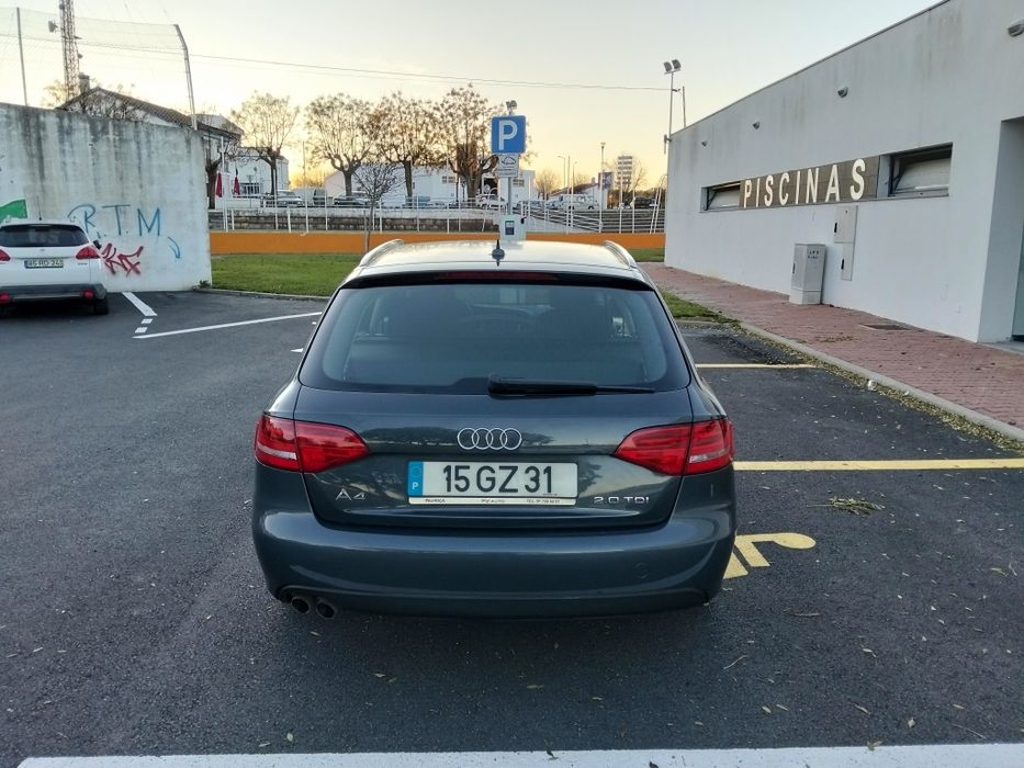 Audi A4 Avant 2.0TDI B8 em estado novo.