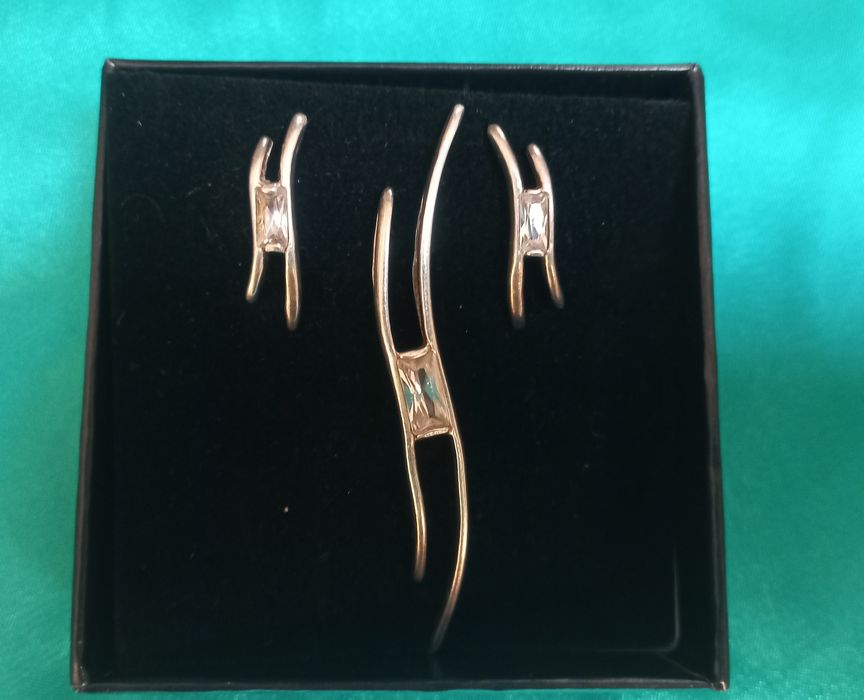 Kolczyki srebrne śrubki z zawieszką wisiorkiem