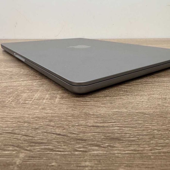 Macbook Air 13" 2022 M2 / 16Gb / SSD 512Gb акб:90% (код: M1124)