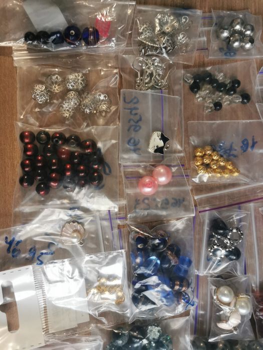 Набір для виготовлення прикрас/намистини/круглогубці/для біжутерії