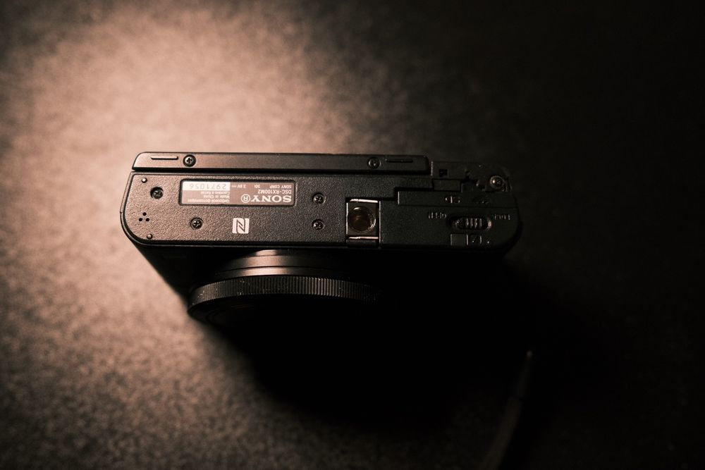 Sony RX100 II (uszkodzona obudowa)