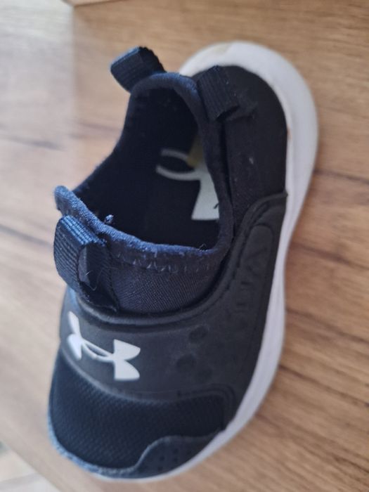 Adidasy Under Armour r.23